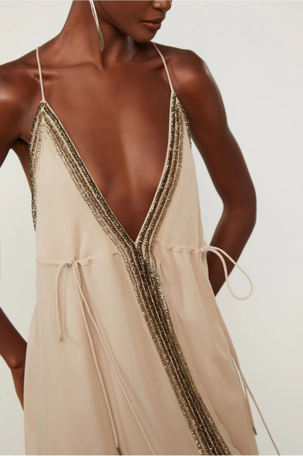 VESTIDO ASSIMETRICO COM BORDADOS ANIMALE VESTIDO ASSIMETRICO COM BORDADOS ANIMALE