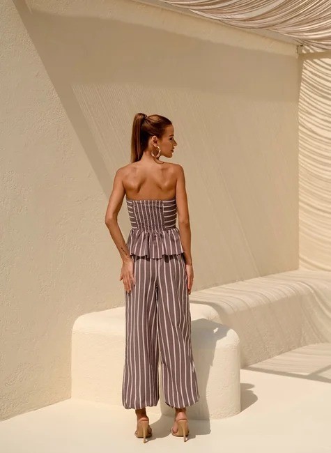CONJUNTO CALCA ALADIM E BLUSA TOMARA QUE CAIA LISTRAS CONJUNTO CALCA ALADIM E BLUSA TOMARA QUE CAIA LISTRAS