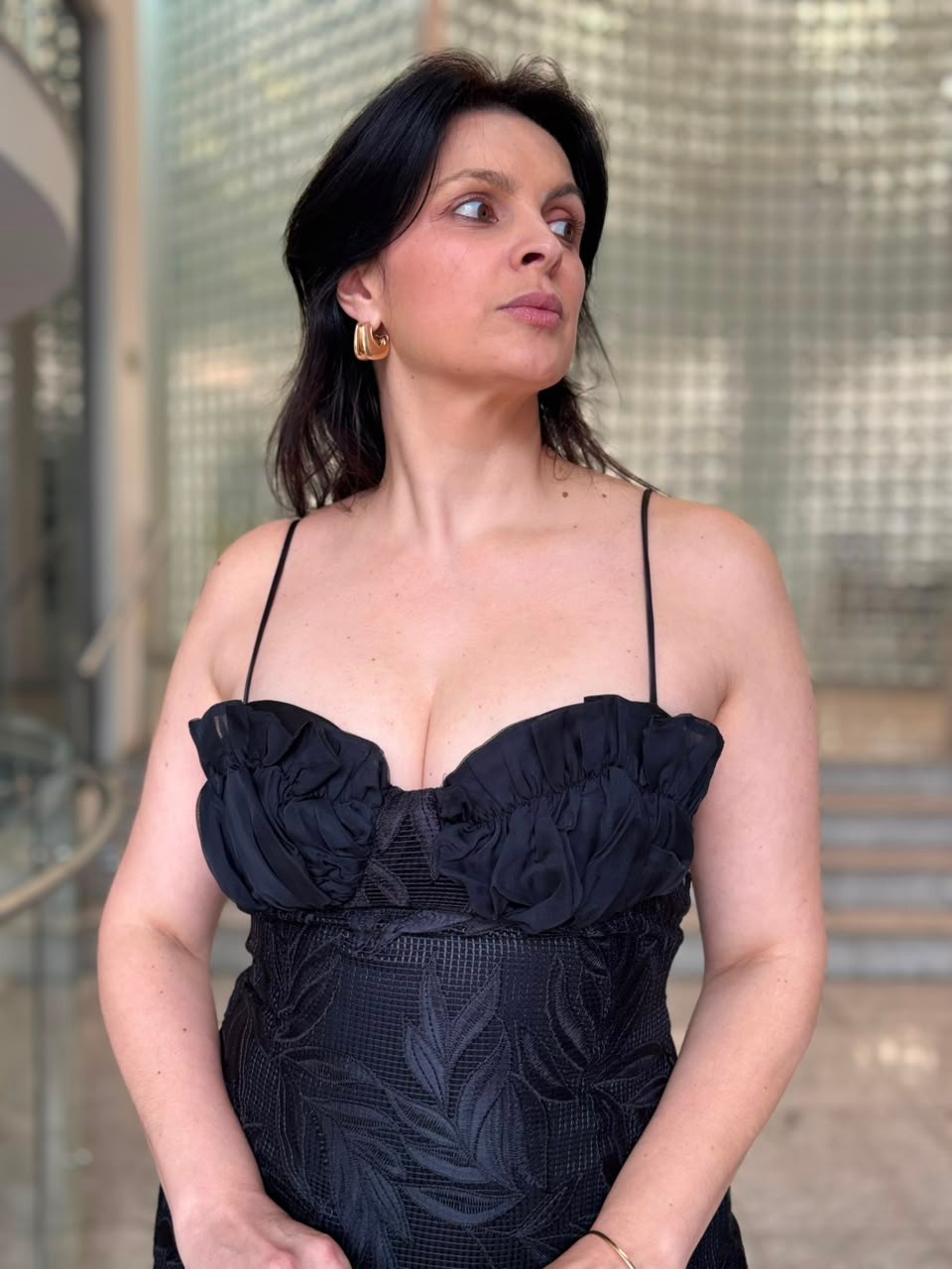 VESTIDO AJUSTADO DECOTE RETO COM ALCA MIDI PRETO MORENA ROSA VESTIDO AJUSTADO DECOTE RETO COM ALCA MIDI PRETO MORENA ROSA