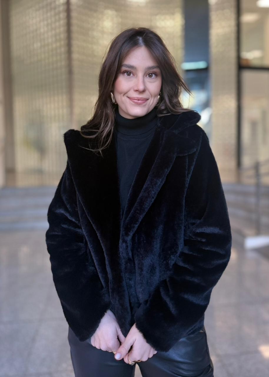 CASACO OVERSIZED DE PELOS MORENA ROSA
