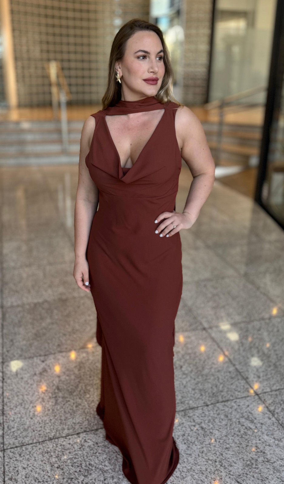 VESTIDO DEGAGE C/ECHARPE  MARROM ESMERAL VESTIDO DEGAGE C/ECHARPE  MARROM ESMERAL