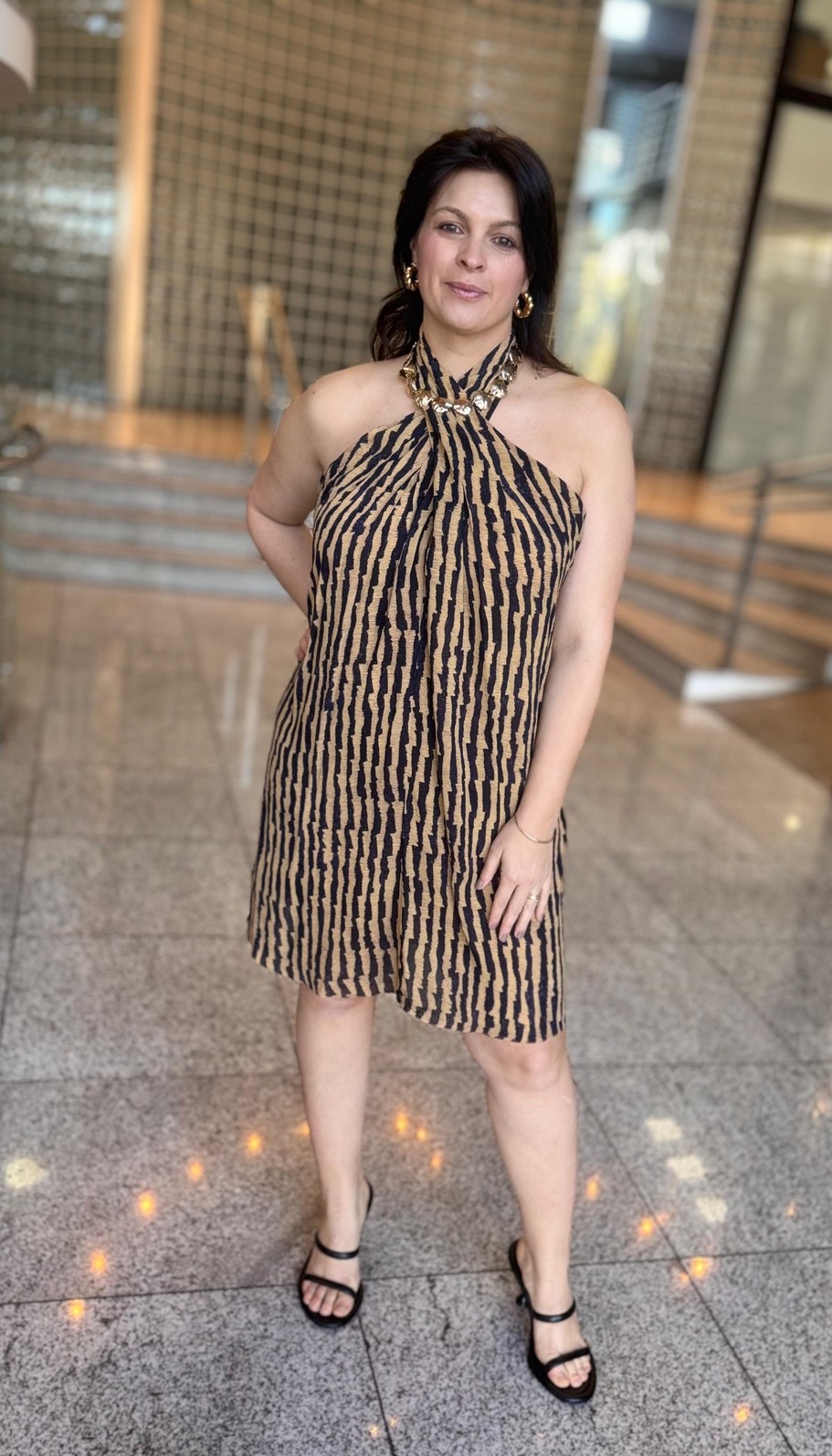 VESTIDO CURTO TRANSPASSE GOLA LISTRA ANIMALE VESTIDO CURTO TRANSPASSE GOLA LISTRA ANIMALE