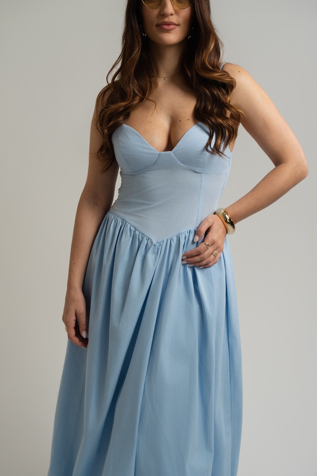 VESTIDO MIDI COM ALÇAS E SAIA BALONÊ AZUL TRANQUIL COLCCI VESTIDO MIDI COM ALÇAS E SAIA BALONÊ AZUL TRANQUIL COLCCI