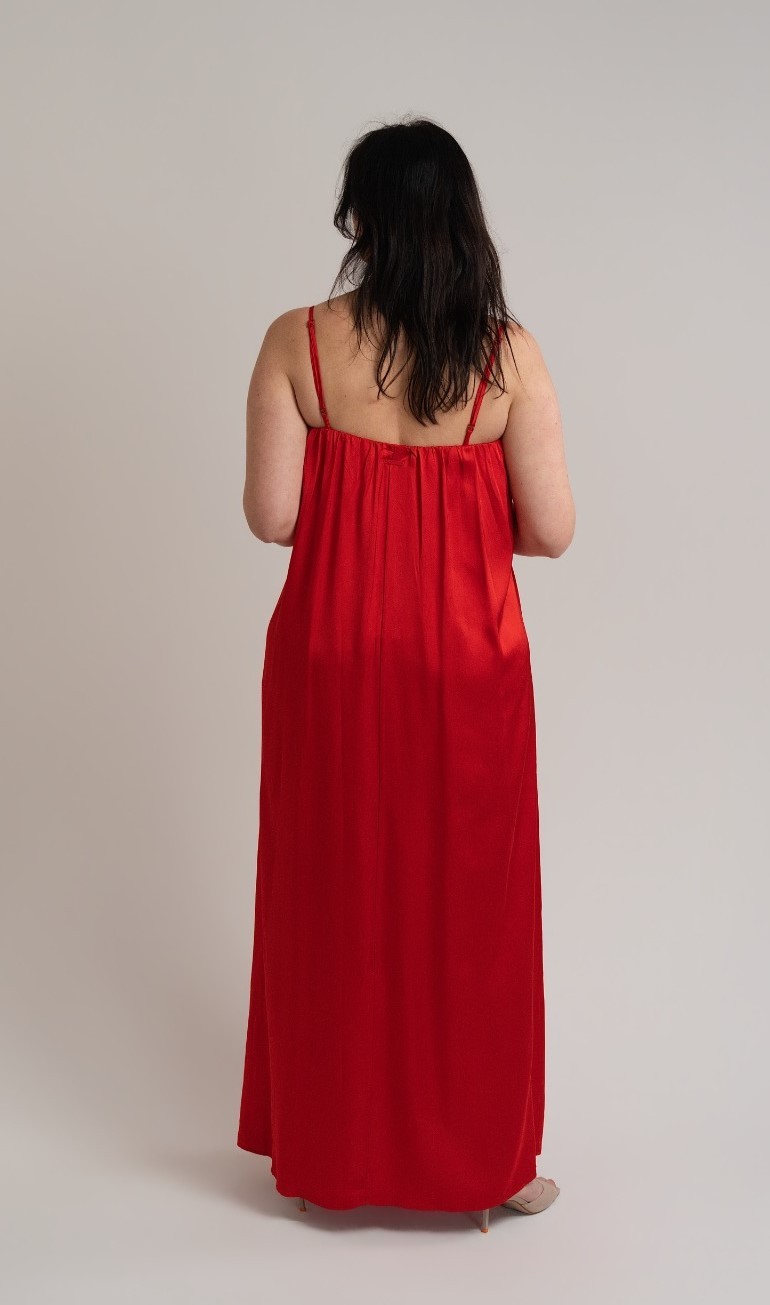 VESTIDO LONGO AMPLO DECOTE V VERMELHO SPARKL FORUM