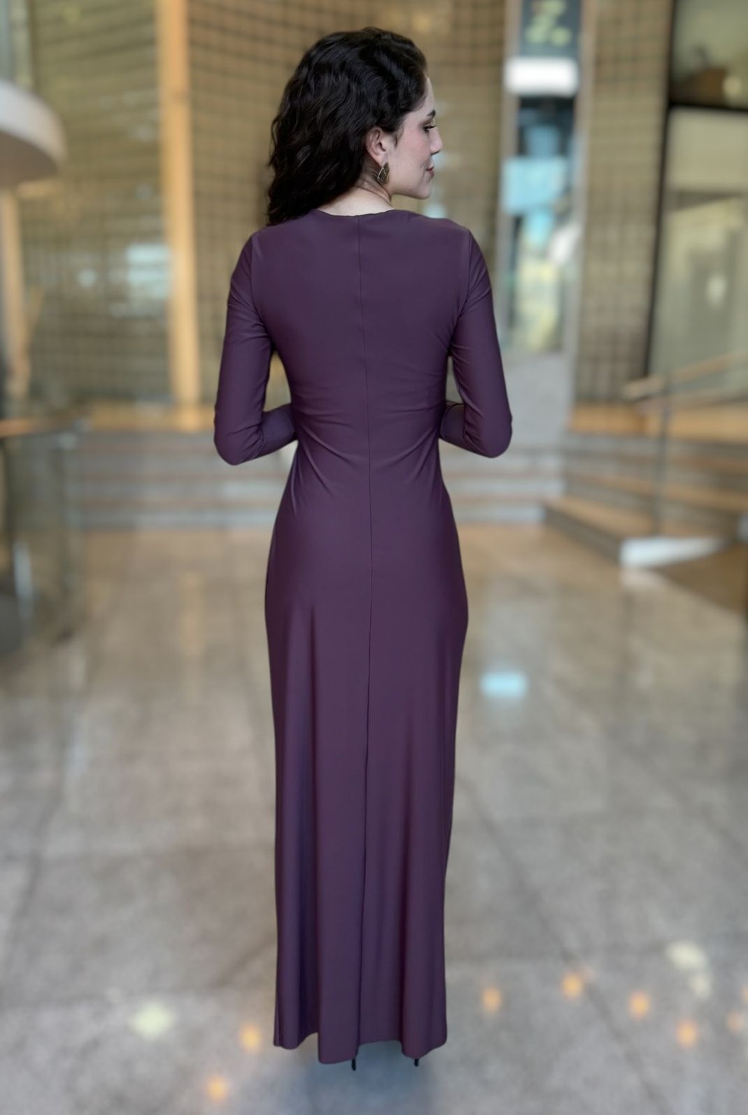 VESTIDO SUPER MIDI MANGA LONGA BORDO LANÇA PERFUME VESTIDO SUPER MIDI MANGA LONGA BORDO LANÇA PERFUME