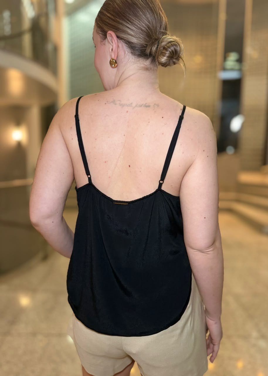 BLUSA AJUSTADA DECOTE RETO ALONGADA PRETO MORENA ROSA BLUSA AJUSTADA DECOTE RETO ALONGADA PRETO MORENA ROSA