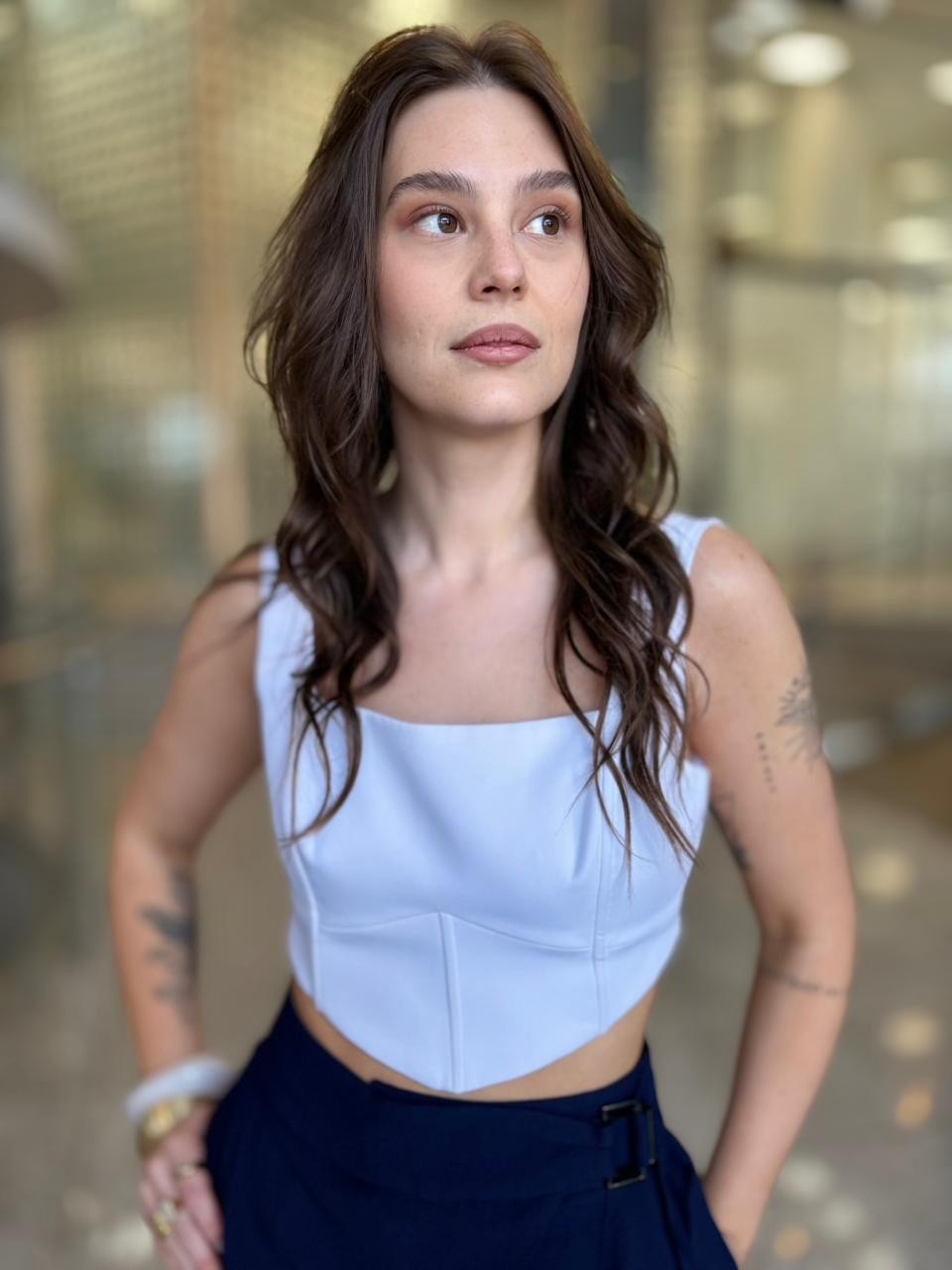 CROPPED DET CORPETE BRANCO MY PLACE