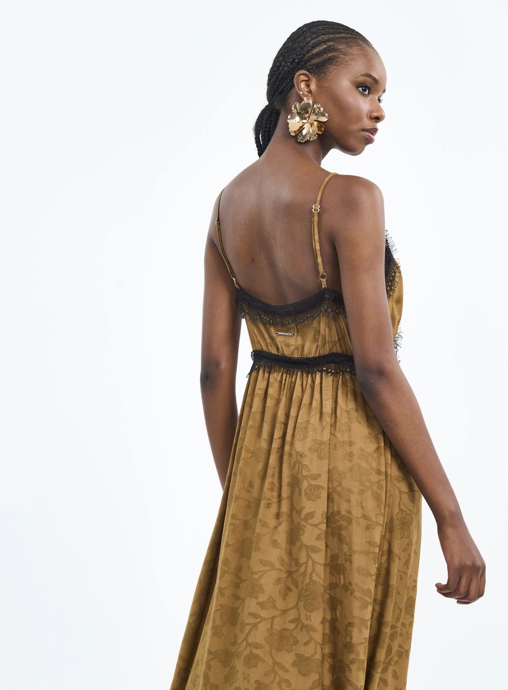 VESTIDO LONGO COM RENDA E TEXTURA FLORAL  COLCCI