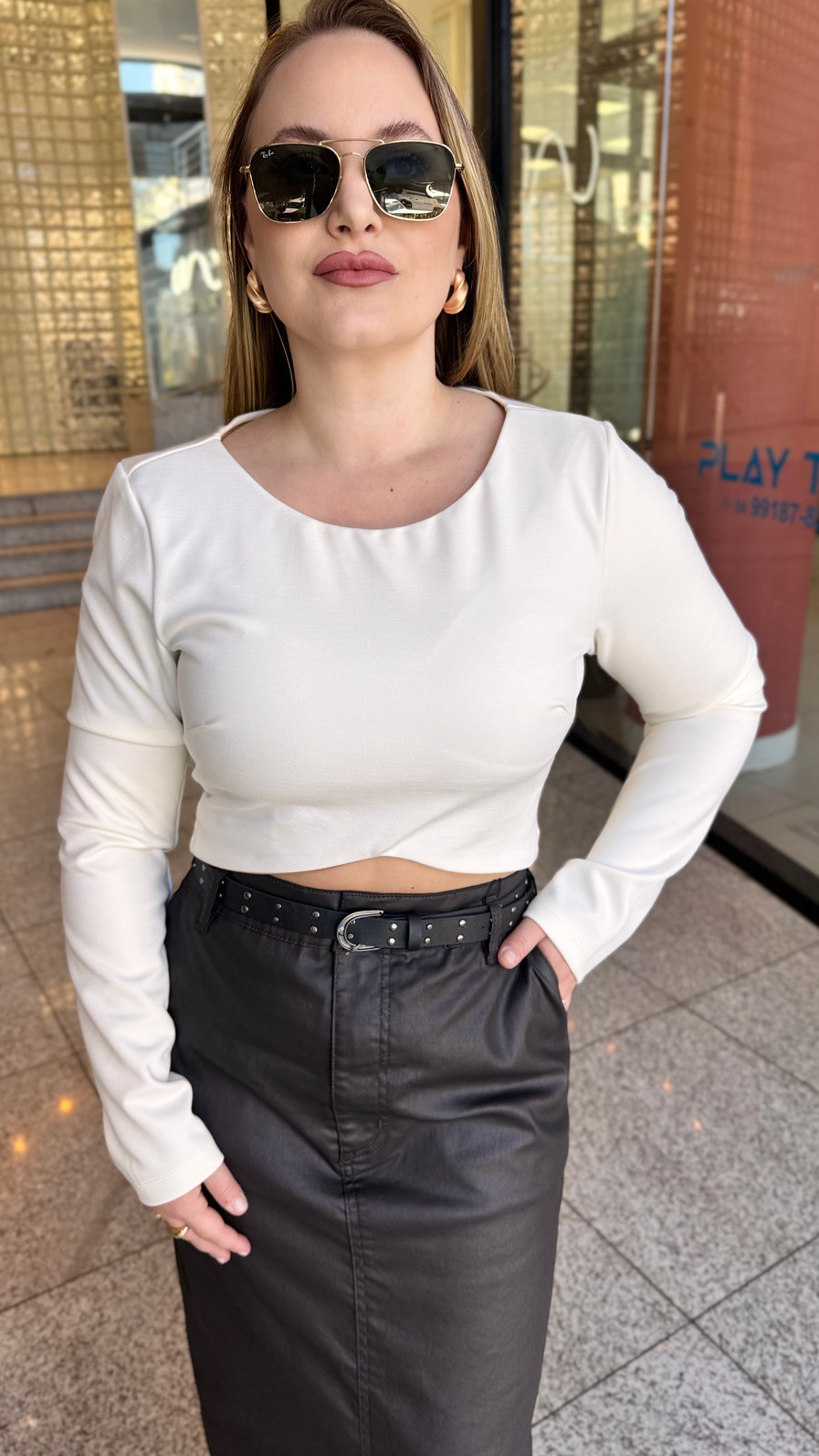 BLUSA  AJUSTADA DECOTE  CANOA   OFF WHITE MORENA ROSA