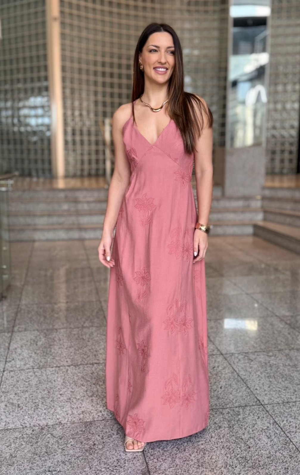 VESTIDO LONGO BORDADO FLORES GOIABA MY PLACE VESTIDO LONGO BORDADO FLORES GOIABA MY PLACE