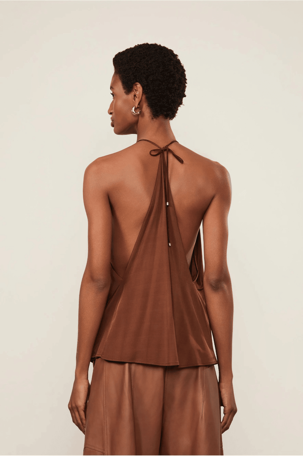 BLUSA PREGAS ADORNO ANIMALE BLUSA PREGAS ADORNO ANIMALE