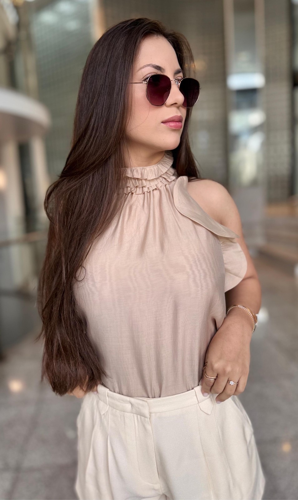 REGATA SOLTA DECOTE COSTAS PADRAO MORENA ROSA REGATA SOLTA DECOTE COSTAS PADRAO MORENA ROSA