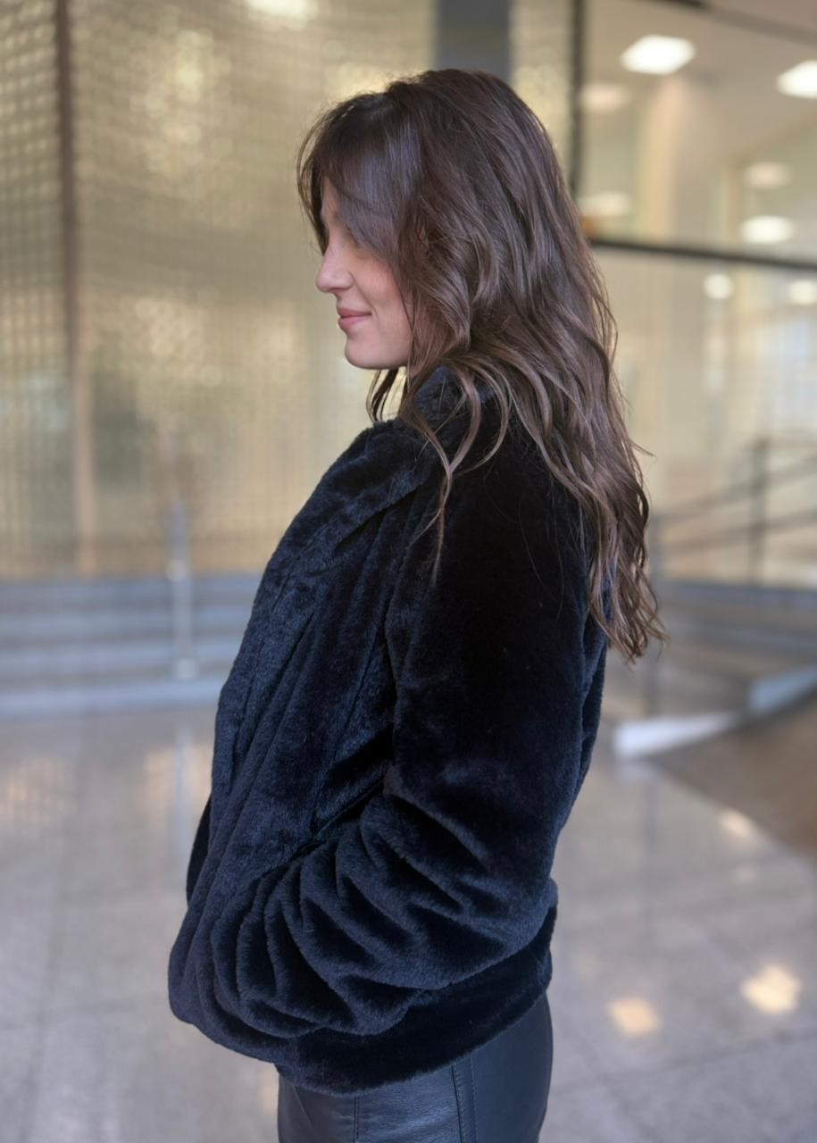 CASACO OVERSIZED DE PELOS MORENA ROSA