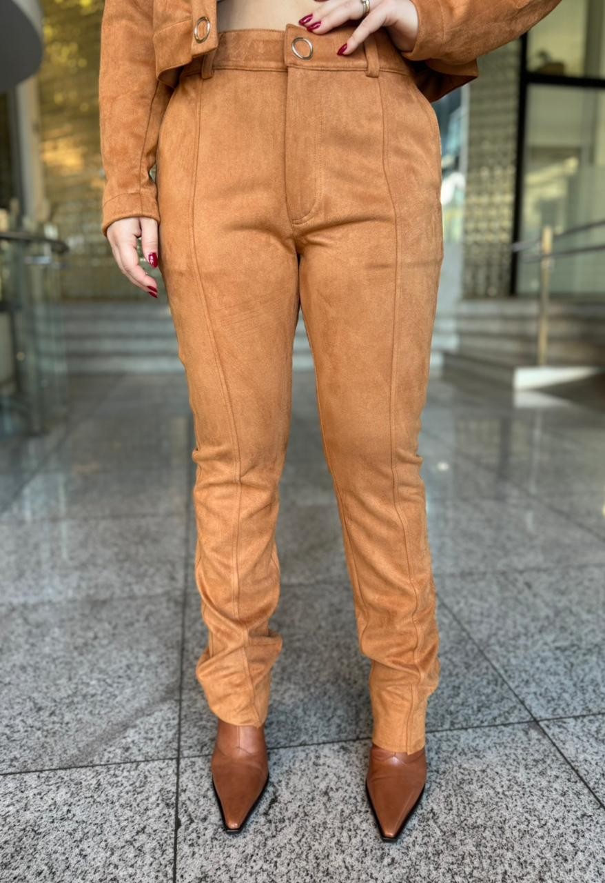 CALCA BOOT CUT ALTA CAMEL MORENA ROSA