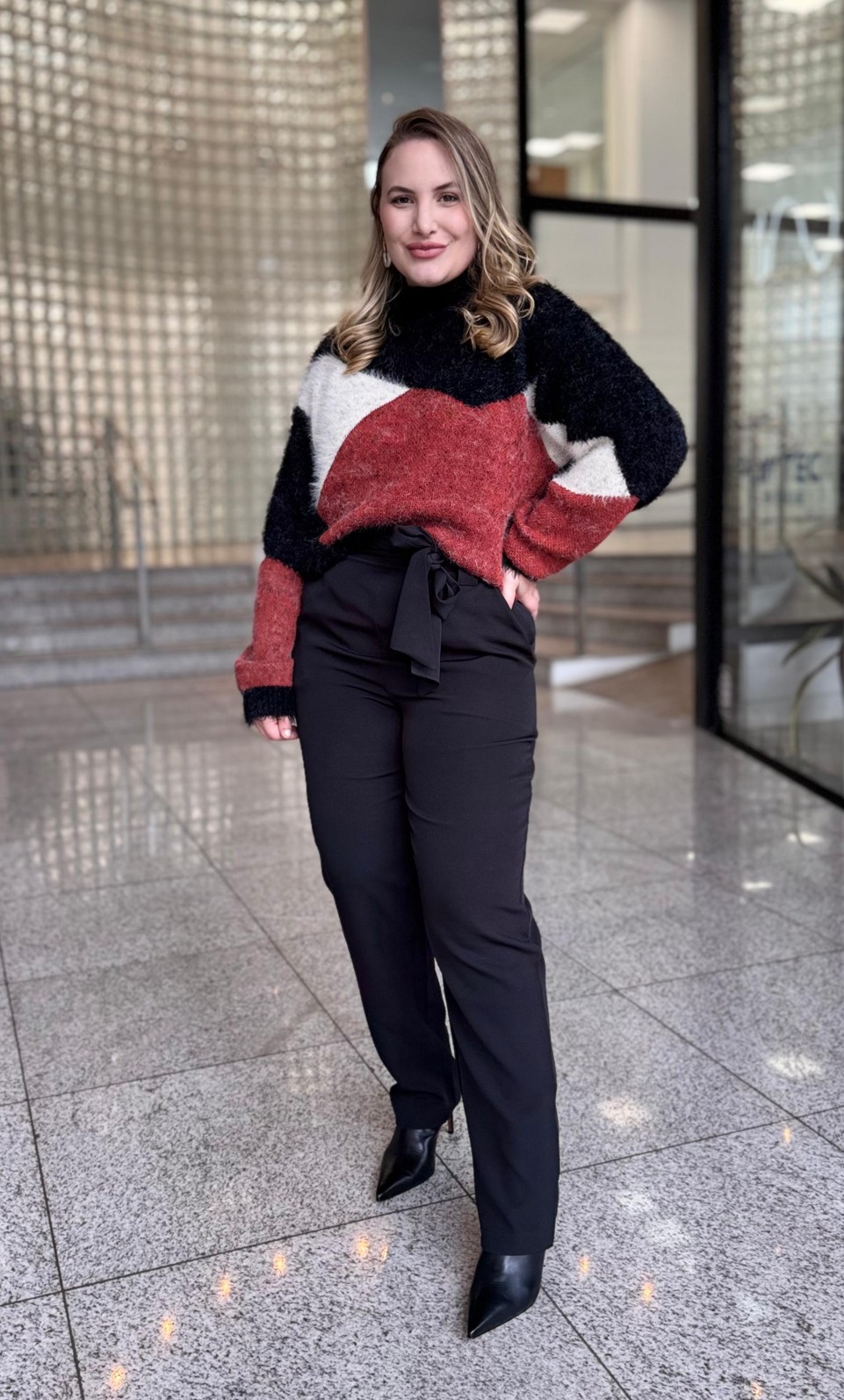 BLUSA TRICOT  MARROM PINHAO/PRETO MORENA ROSA