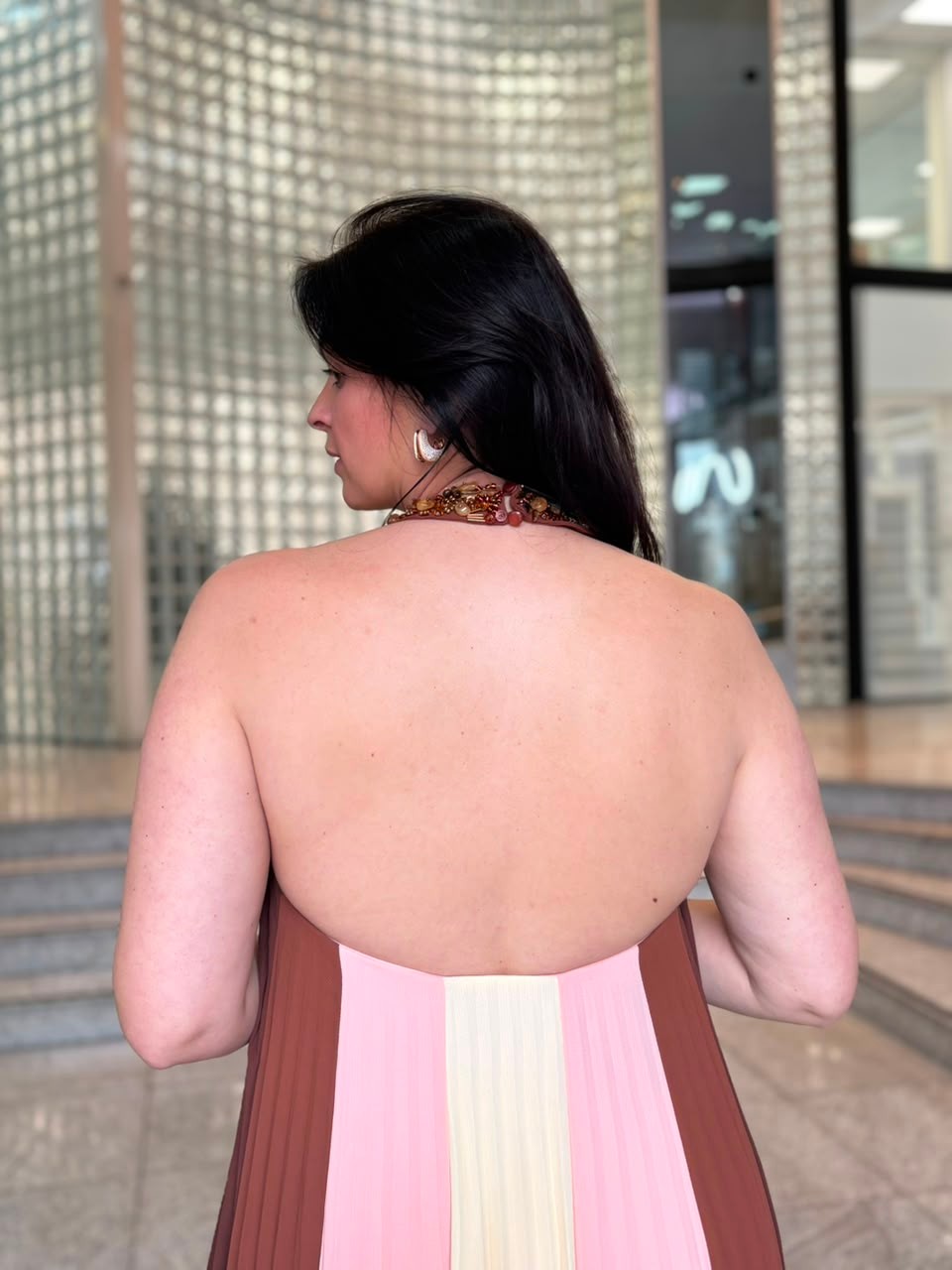 VESTIDO SOLTO DECOTE V SEM MANGA LONGO MORENA ROSA VESTIDO SOLTO DECOTE V SEM MANGA LONGO MORENA ROSA