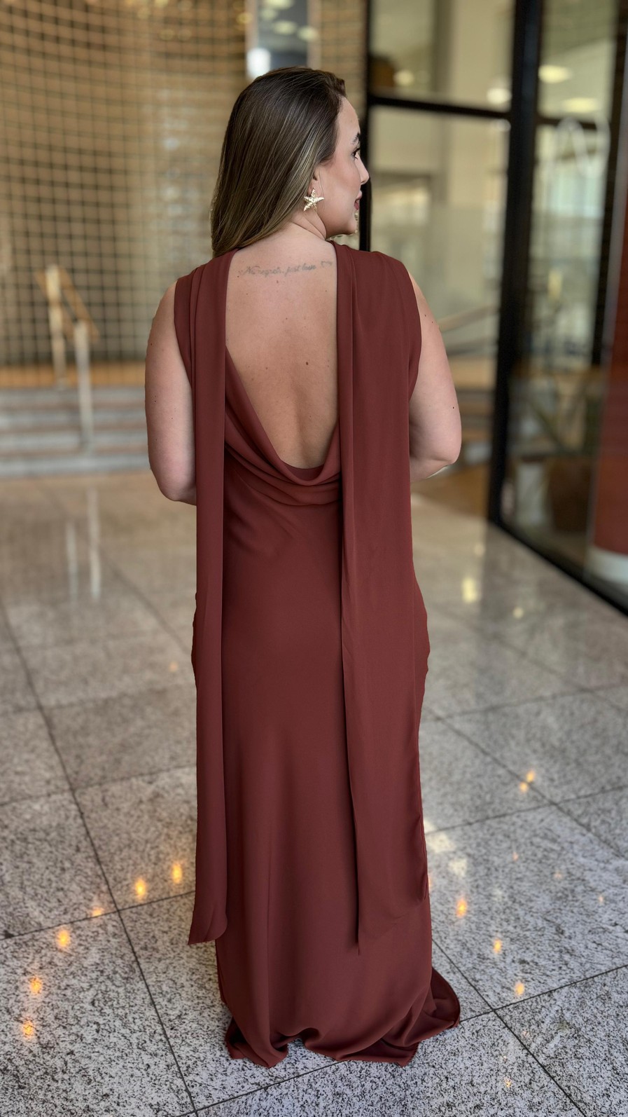 VESTIDO DEGAGE C/ECHARPE  MARROM ESMERAL VESTIDO DEGAGE C/ECHARPE  MARROM ESMERAL