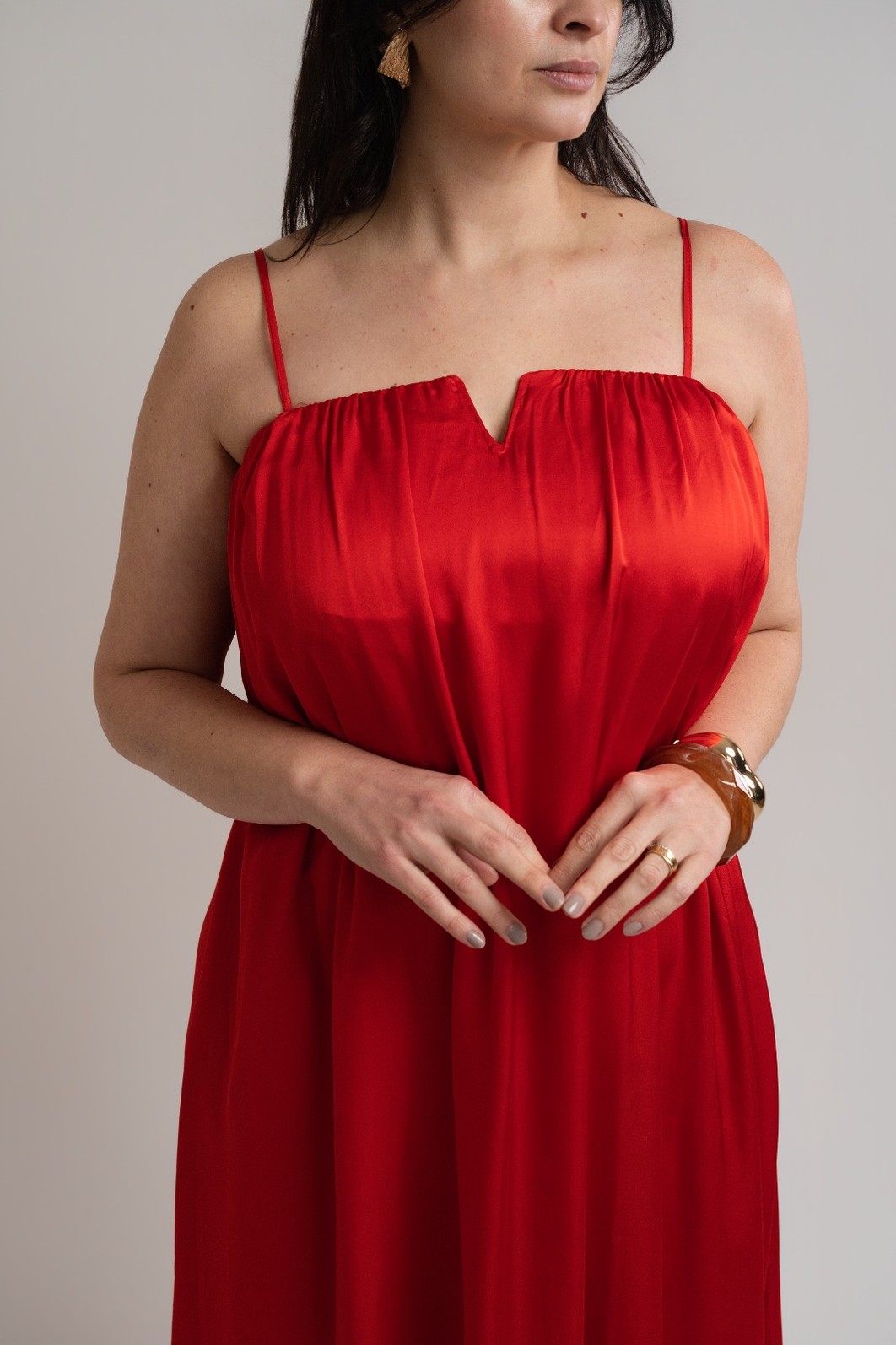 VESTIDO LONGO AMPLO DECOTE V VERMELHO SPARKL FORUM
