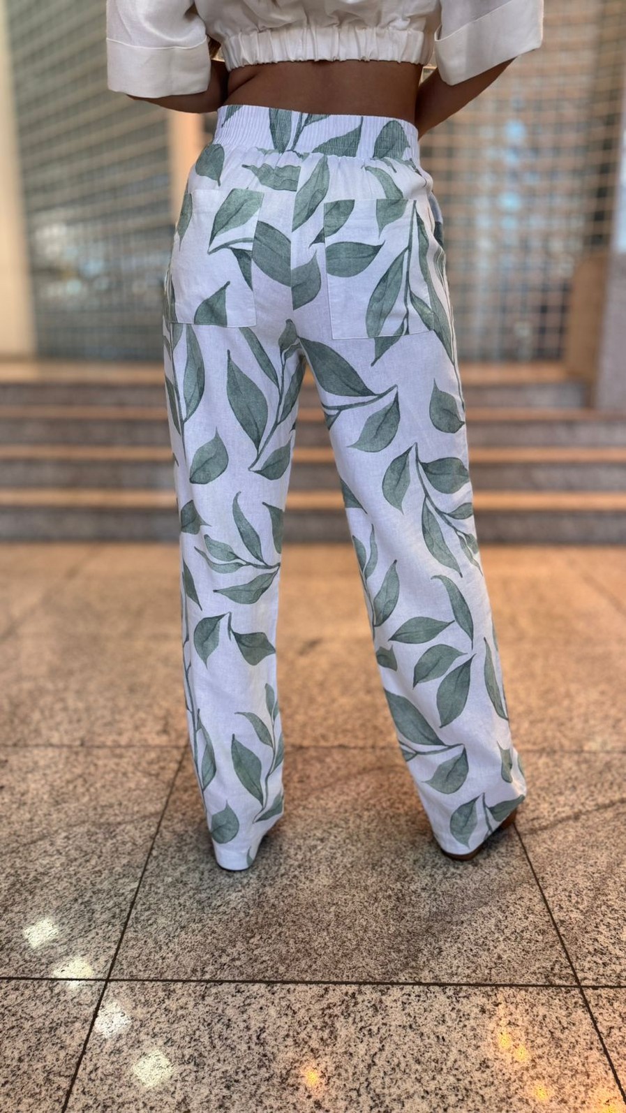 CALCA ALFAIATARIA  LINHO ESTAMPADO CALVIN KLEIN CALCA ALFAIATARIA  LINHO ESTAMPADO CALVIN KLEIN