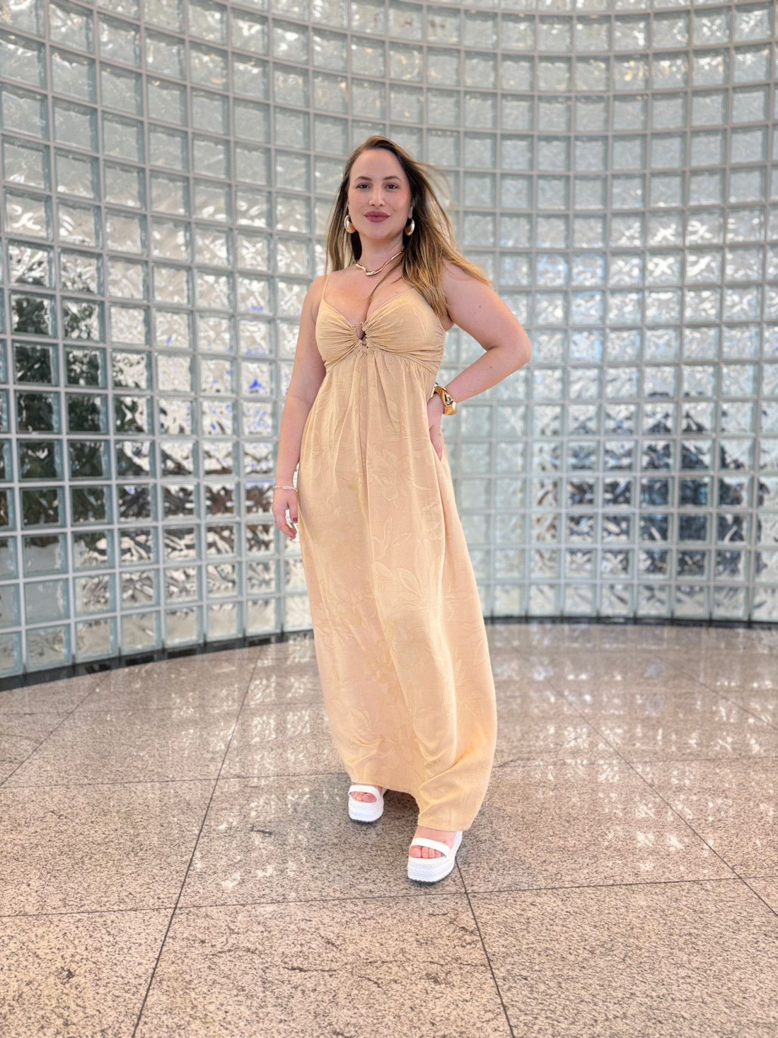 VESTIDO LONGO VISCOSE FLORAL AMENDOA MY PLACE VESTIDO LONGO VISCOSE FLORAL AMENDOA MY PLACE