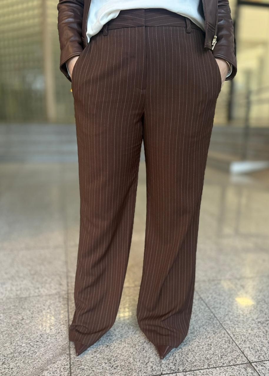 CALÇA RETA RISCAS DE GIZ MARROM ANIMALE CALÇA RETA RISCAS DE GIZ MARROM ANIMALE