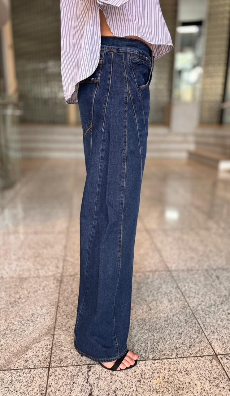 CALÇA JEANS RETA RECORTE LATERAL CINTURA ANIMALE CALÇA JEANS RETA RECORTE LATERAL CINTURA ANIMALE