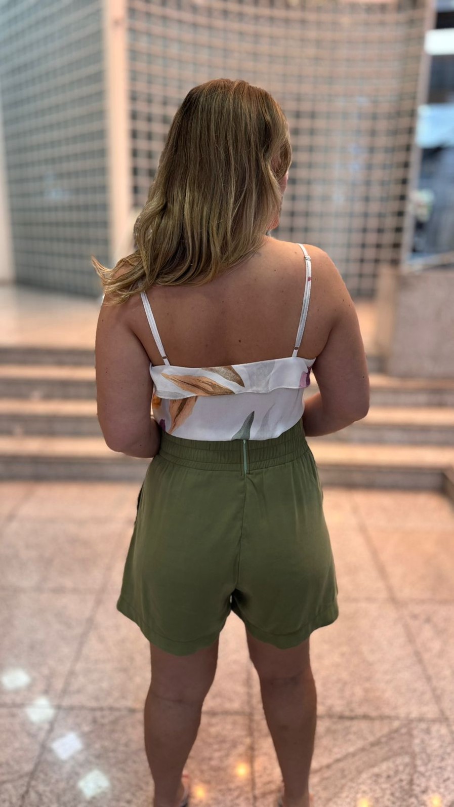 SHORT CINTURA  ALTA VERDE OLIVA LANÇA PERFUME SHORT CINTURA  ALTA VERDE OLIVA LANÇA PERFUME