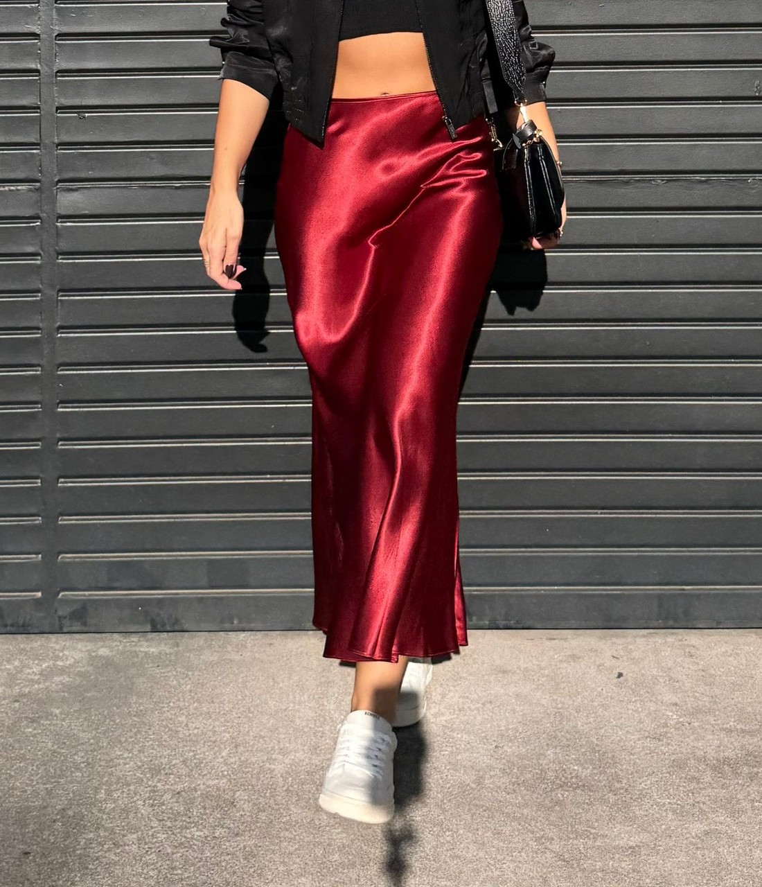 SAIA MIDI CETIM VERMELHO FORTE MY PLACE SAIA MIDI CETIM VERMELHO FORTE MY PLACE