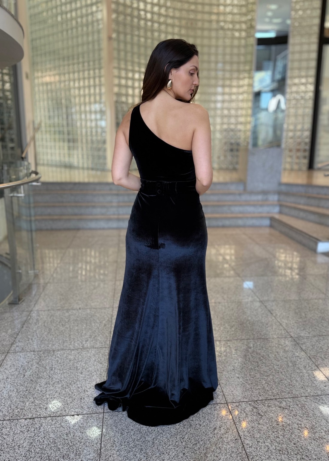 VESTIDO AJUSTADO UM OMBRO SO SEM MANGA LONGO PRETO MORENA ROSA VESTIDO AJUSTADO UM OMBRO SO SEM MANGA LONGO PRETO MORENA ROSA