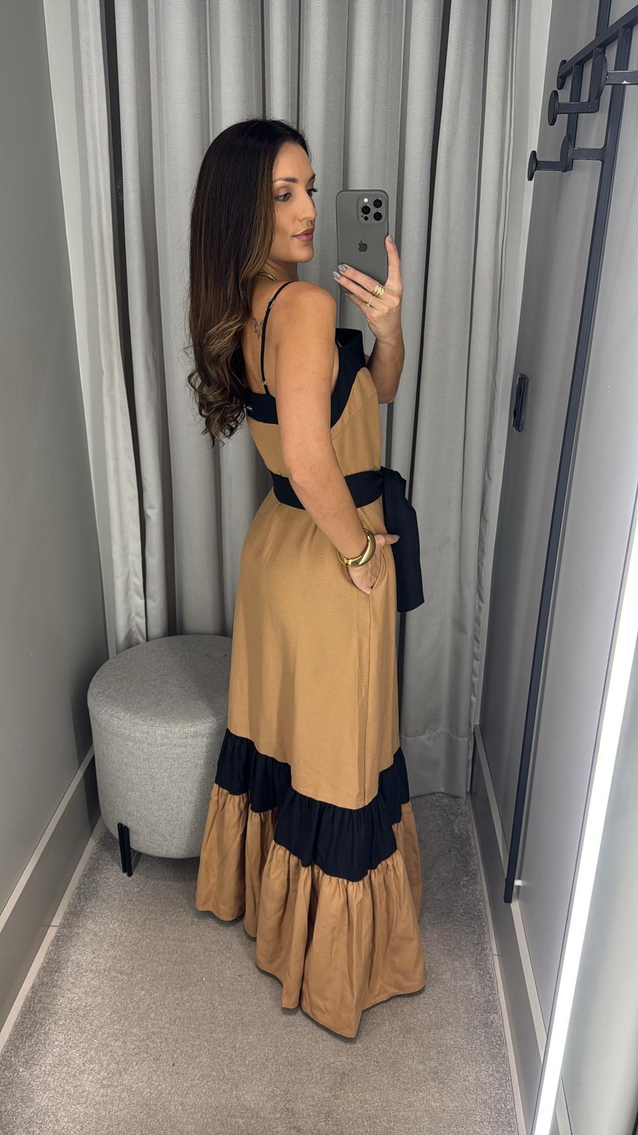 VESTIDO SUPER MIDI BICOLOR DE ALÇAS COM FAIXA LANÇA PERFUME