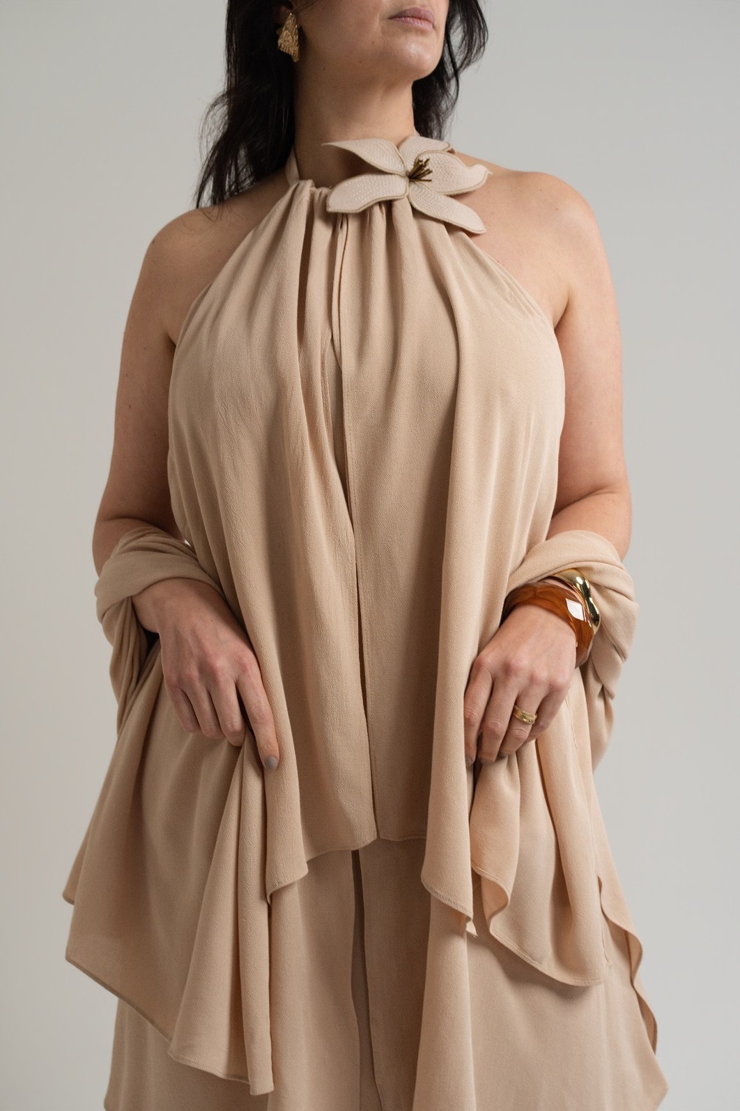 VESTIDO SOLTO GOLA ALTA LONGO MORENA ROSA VESTIDO SOLTO GOLA ALTA LONGO MORENA ROSA