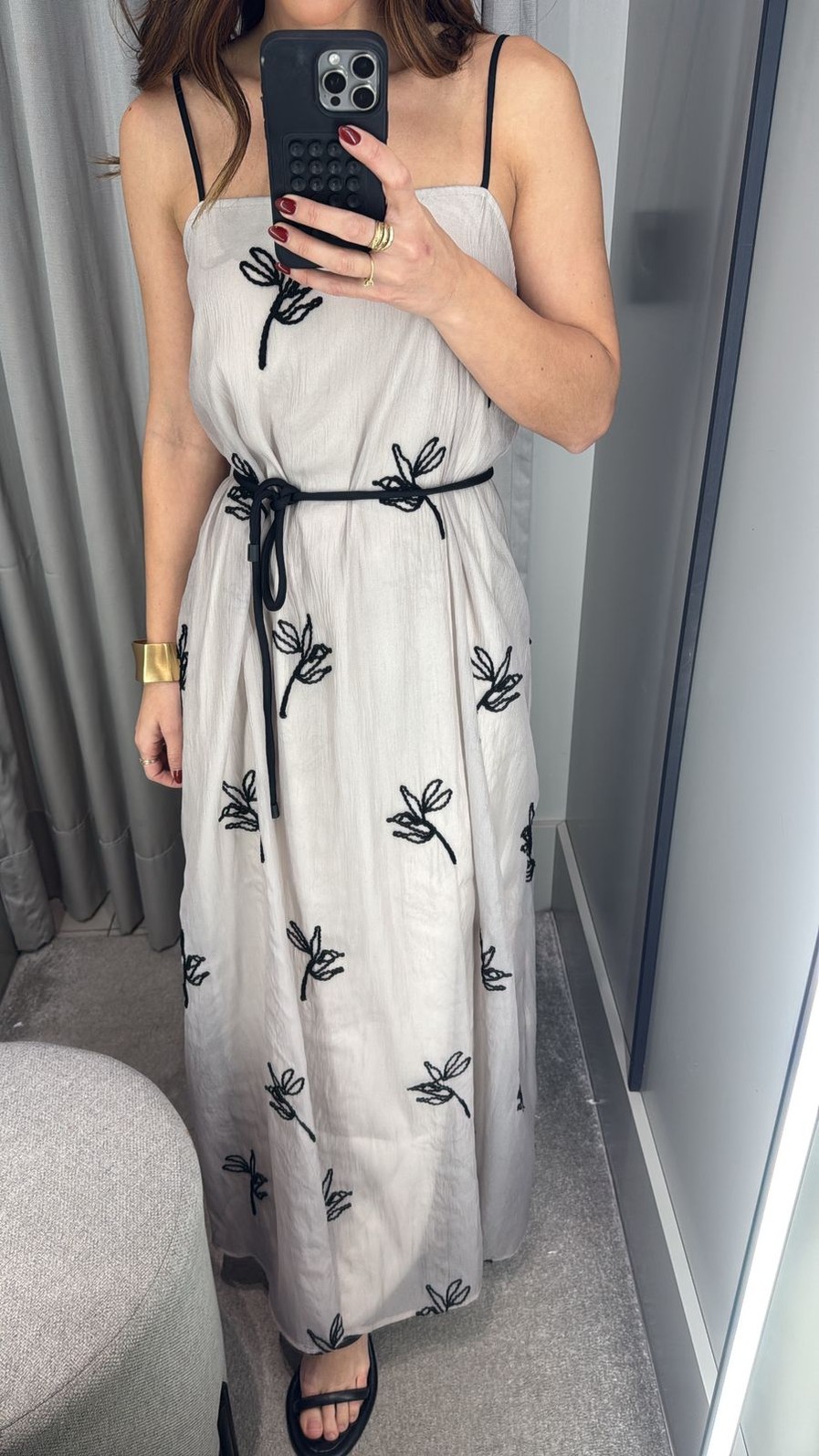 VESTIDO BORDADO FORUM