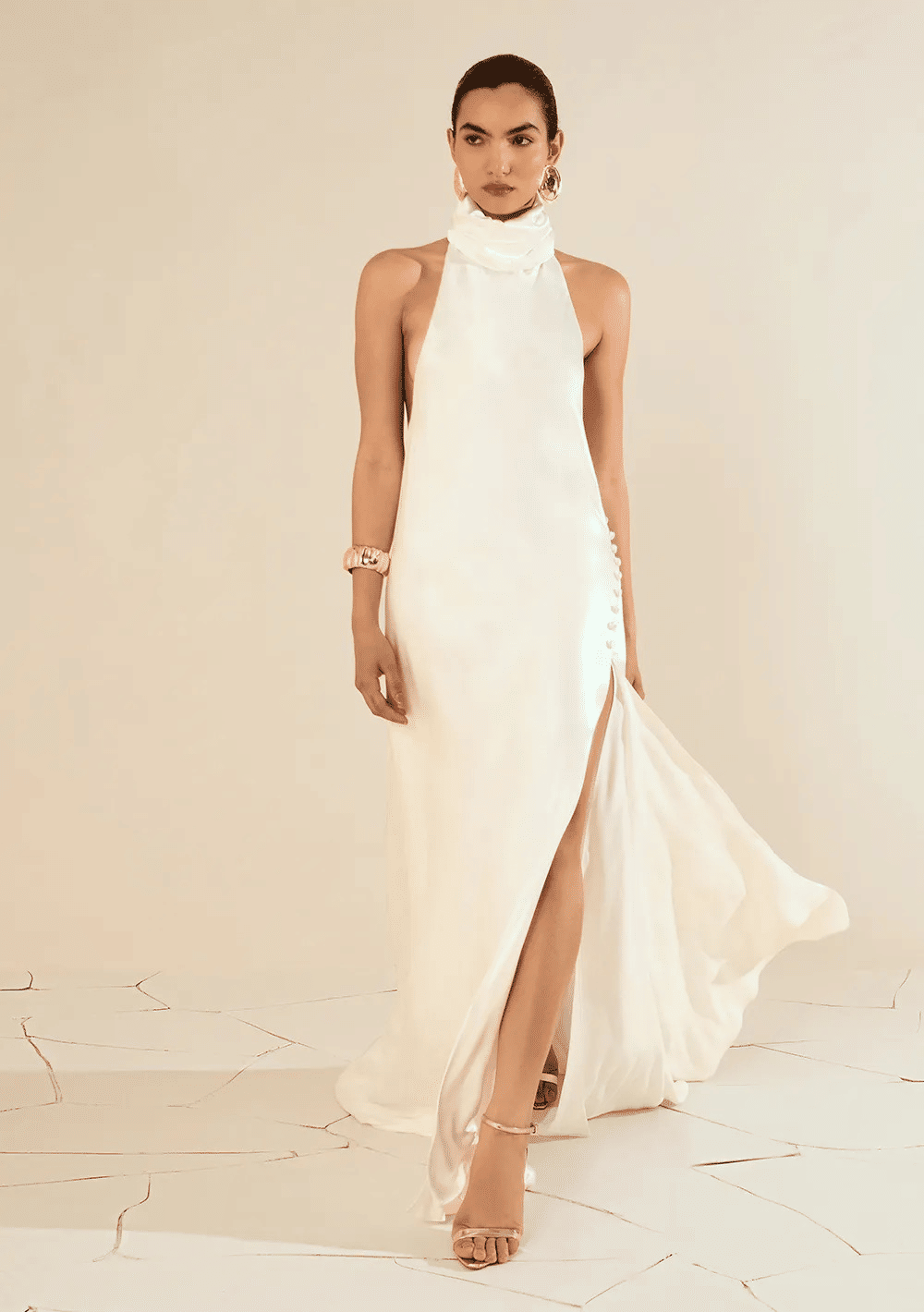 VESTIDO AJUSTADO GOLA ALTA SEM MANGA LONGO OFF WHITE MORENA ROSA