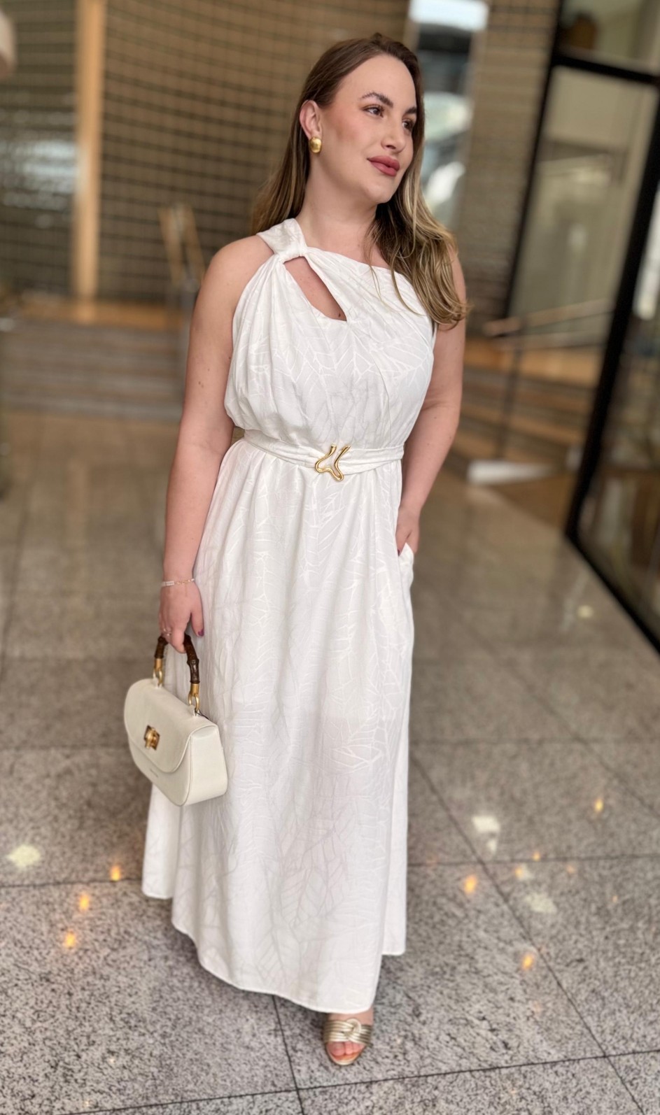 VESTIDO SOLTO UM OMBRO SO MIDI OFF WHITE MORENA ROSA VESTIDO SOLTO UM OMBRO SO MIDI OFF WHITE MORENA ROSA