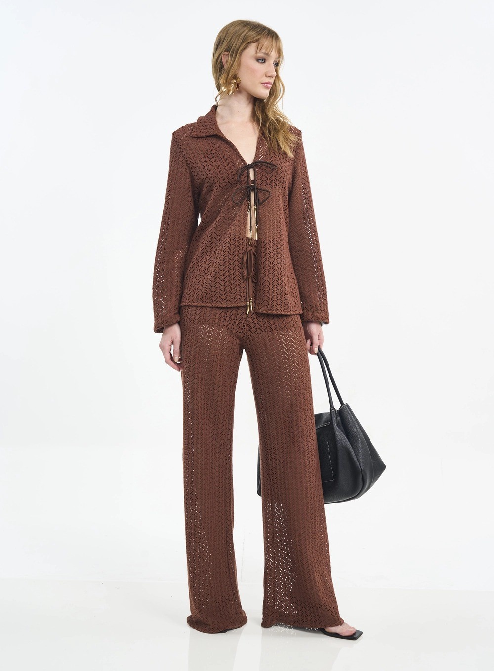 CALCA WIDE LEG COM TEXTURA MARROM TIRAMISU COLCCI CALCA WIDE LEG COM TEXTURA MARROM TIRAMISU COLCCI