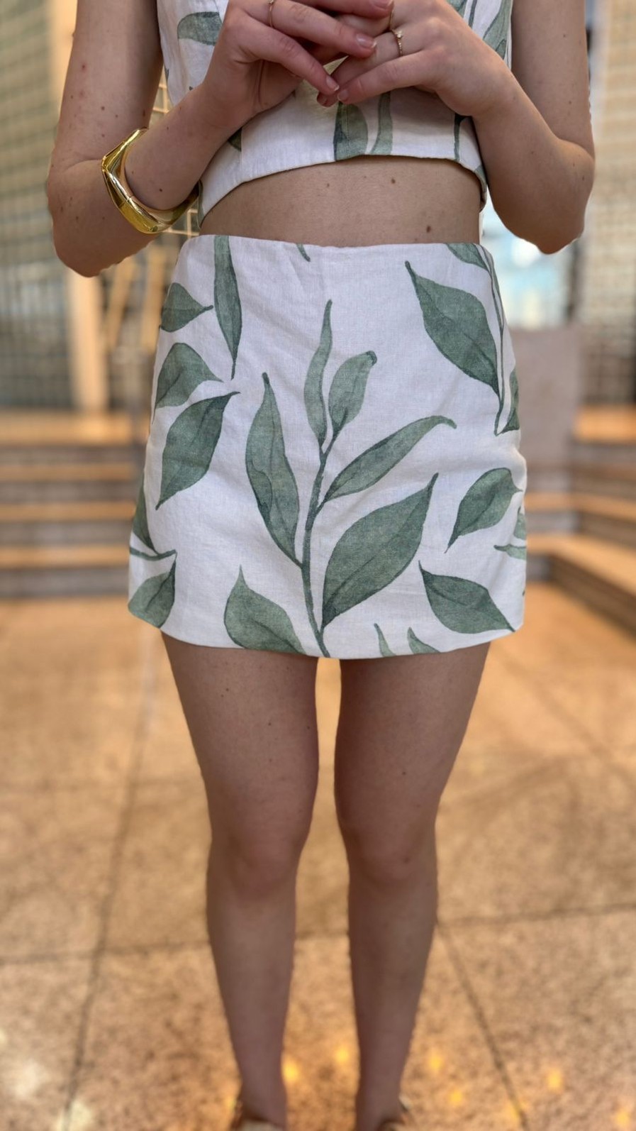 SHORT SAIA ESTAMPAMPADO CALVIN KLEIN SHORT SAIA ESTAMPAMPADO CALVIN KLEIN