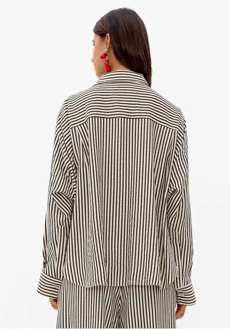 CAMISA OVERSIZED LISTRADA LANÇA PERFUME CAMISA OVERSIZED LISTRADA LANÇA PERFUME
