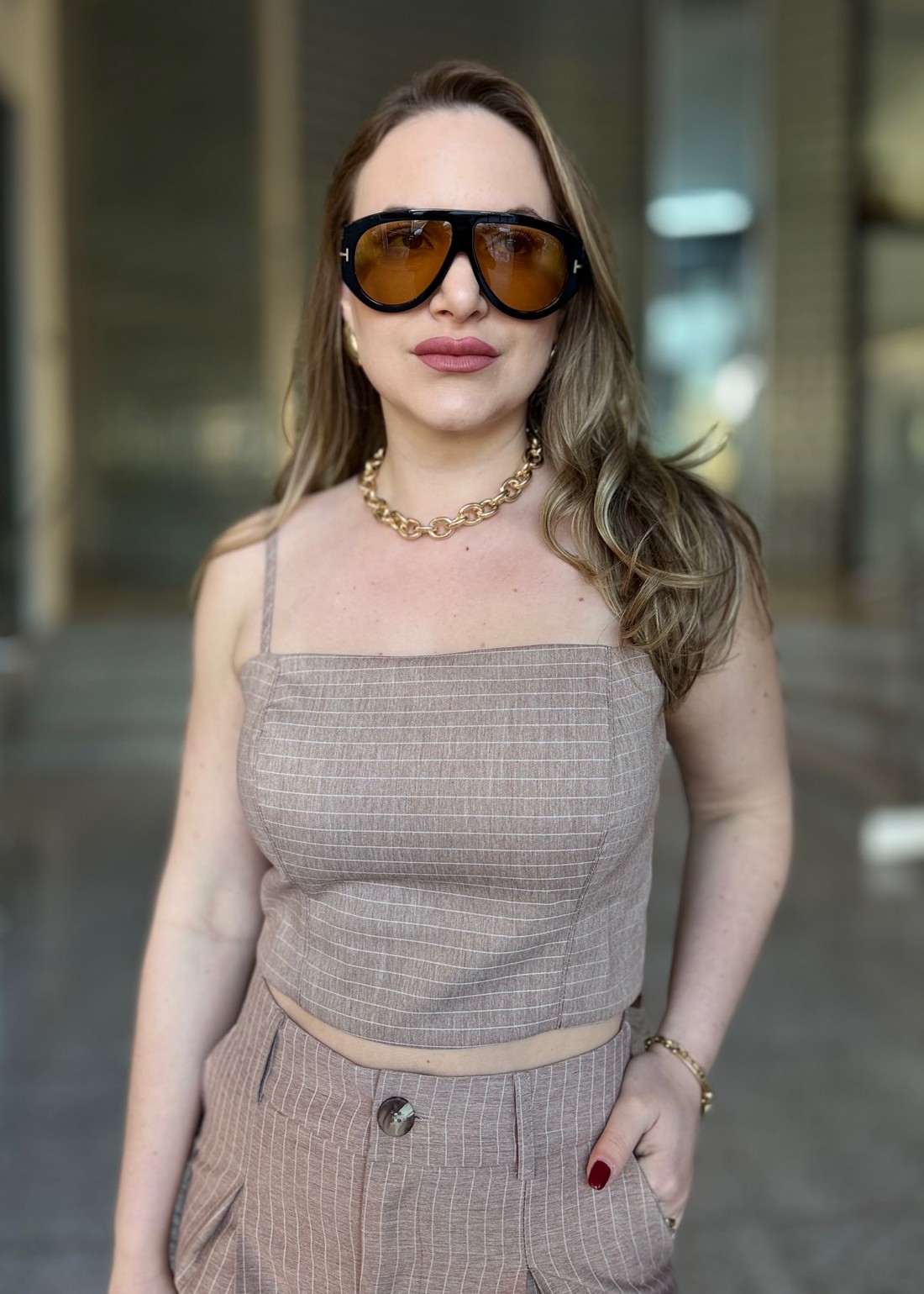 CONJUNTO COM TRÊS PEÇAS BEGE CONJUNTO COM TRÊS PEÇAS BEGE