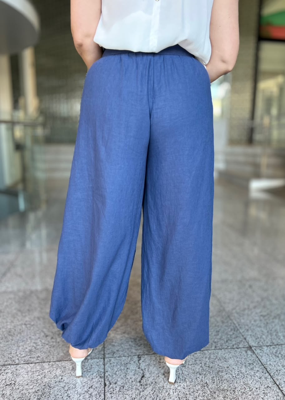 CALÇA BALLOON COM LINHO AZUL LANÇA PERFUME CALÇA BALLOON COM LINHO AZUL LANÇA PERFUME