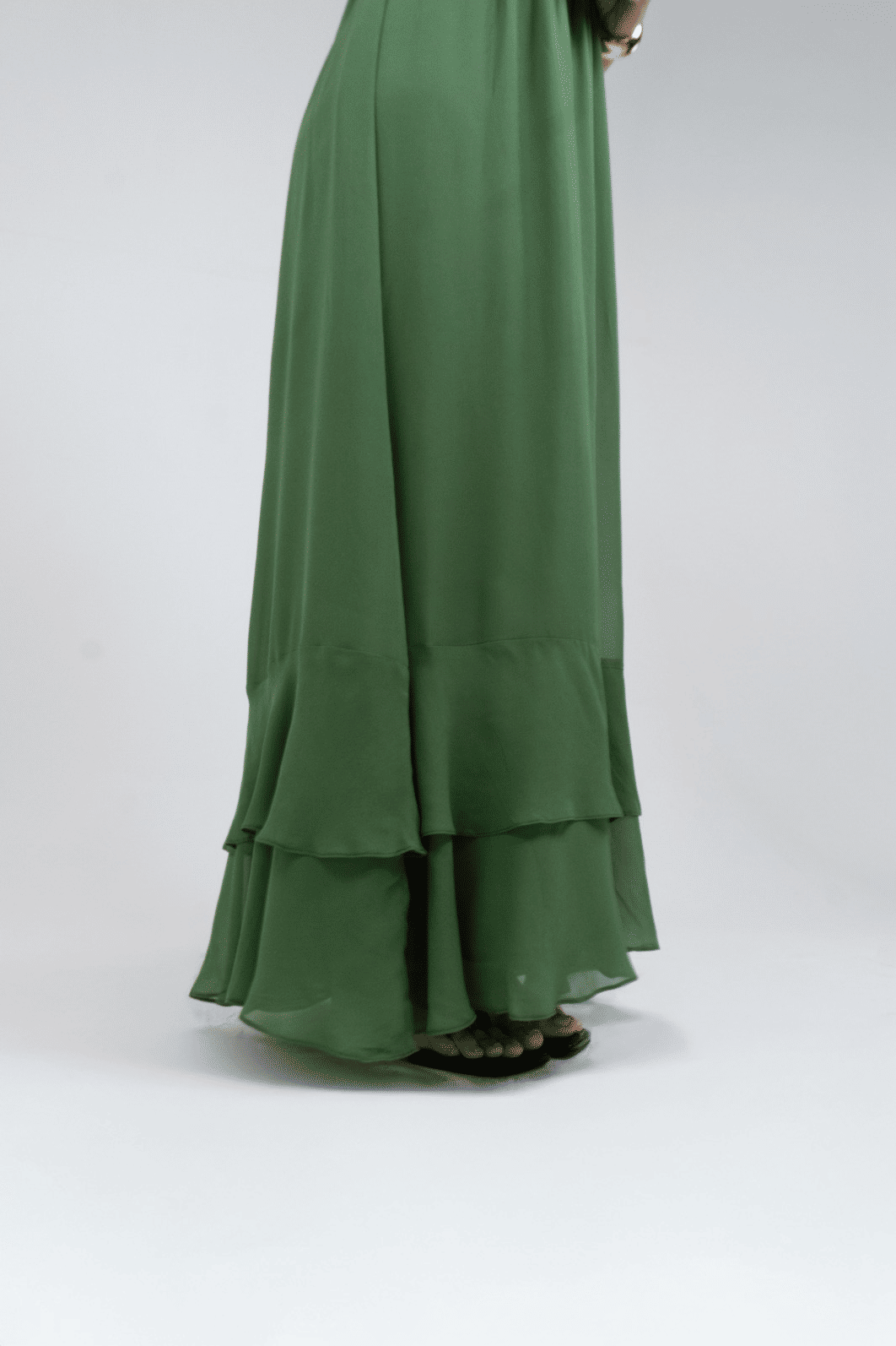 VESTIDO DE GEORGETTE MIDI BARRA BABADOS VERDE ANIMALE VESTIDO DE GEORGETTE MIDI BARRA BABADOS VERDE ANIMALE