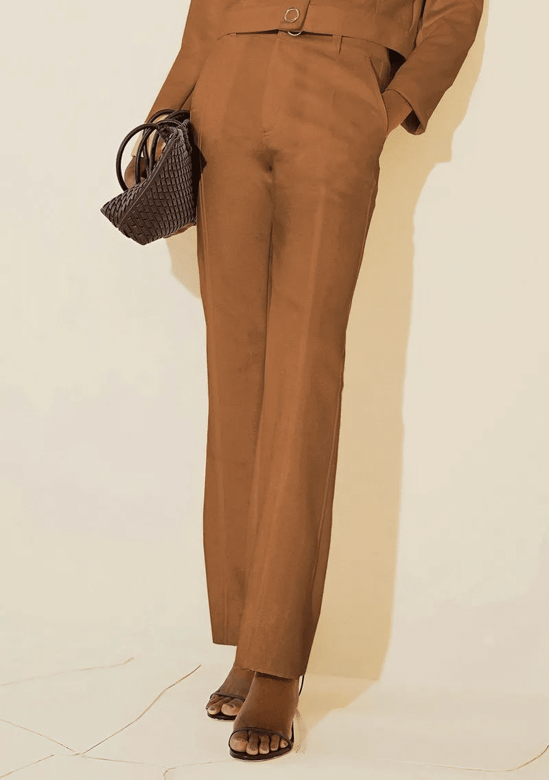 CALCA BOOT CUT ALTA MARROM MORENA ROSA