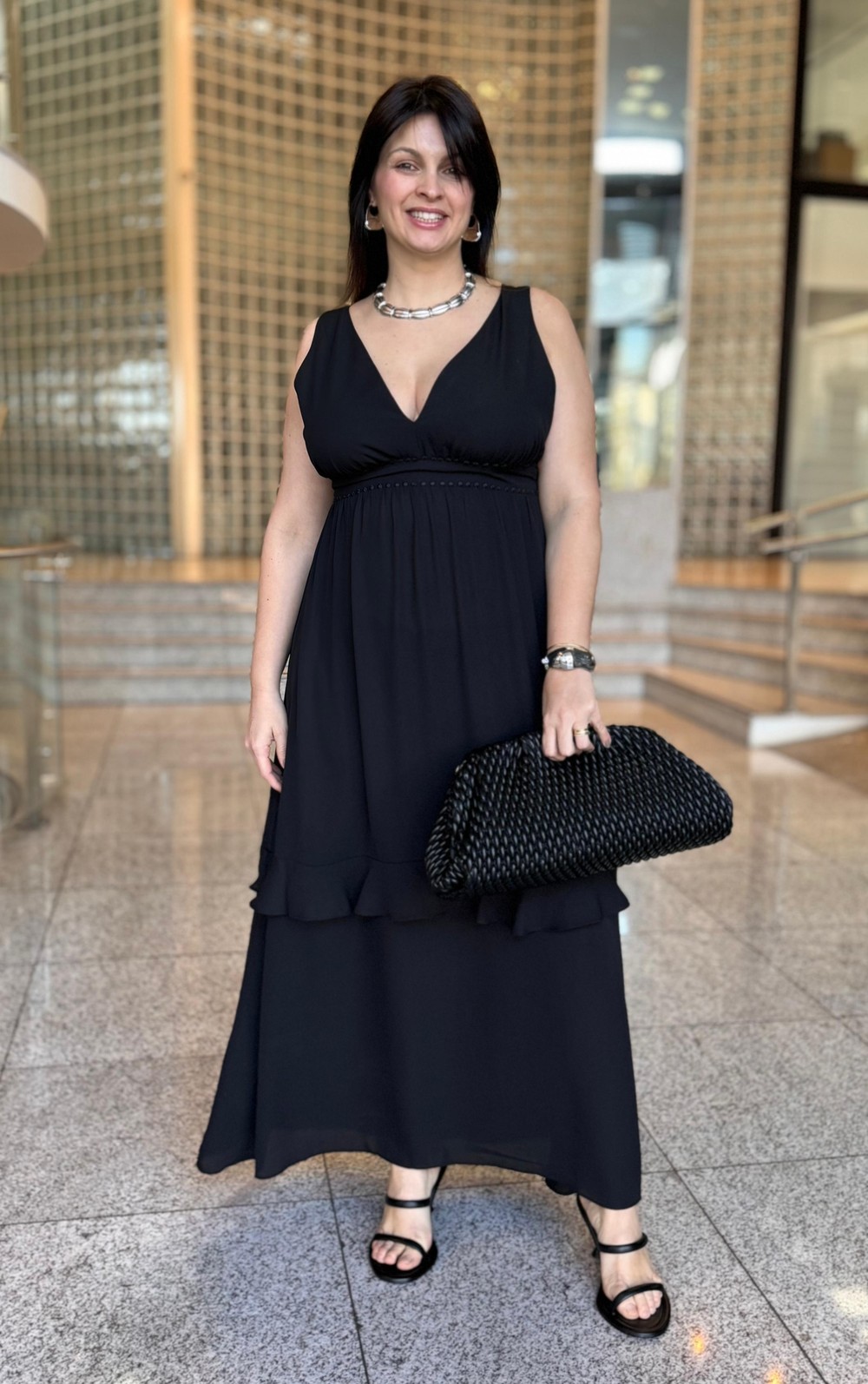 VESTIDO SOLTO DECOTE V COM ALCA MIDI MORENA ROSA