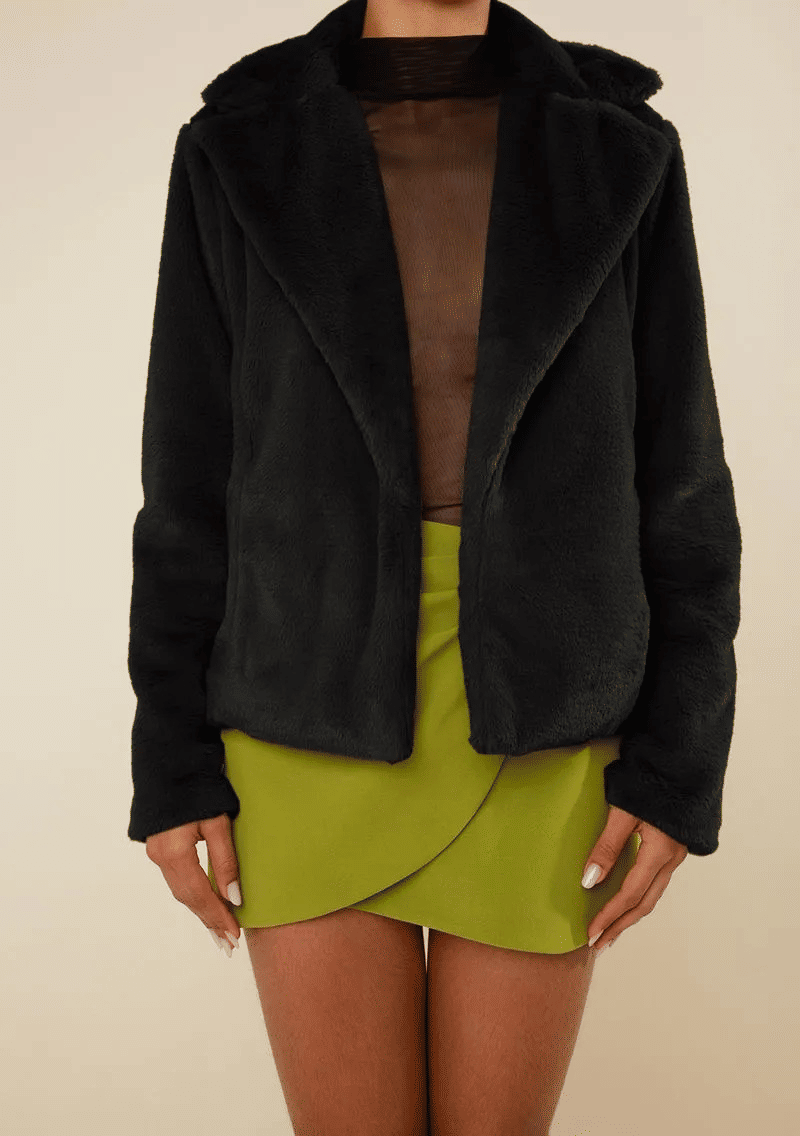 CASACO OVERSIZED DE PELOS MORENA ROSA CASACO OVERSIZED DE PELOS MORENA ROSA