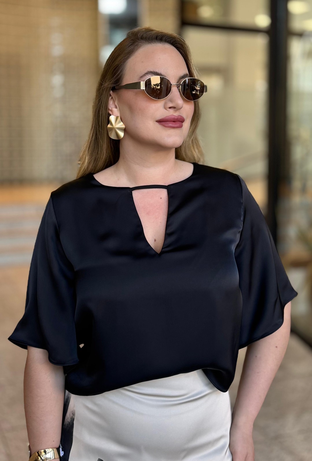 BLUSA DECOTE V MANGA CURTA DETALHE DECOTE MORENA ROSA