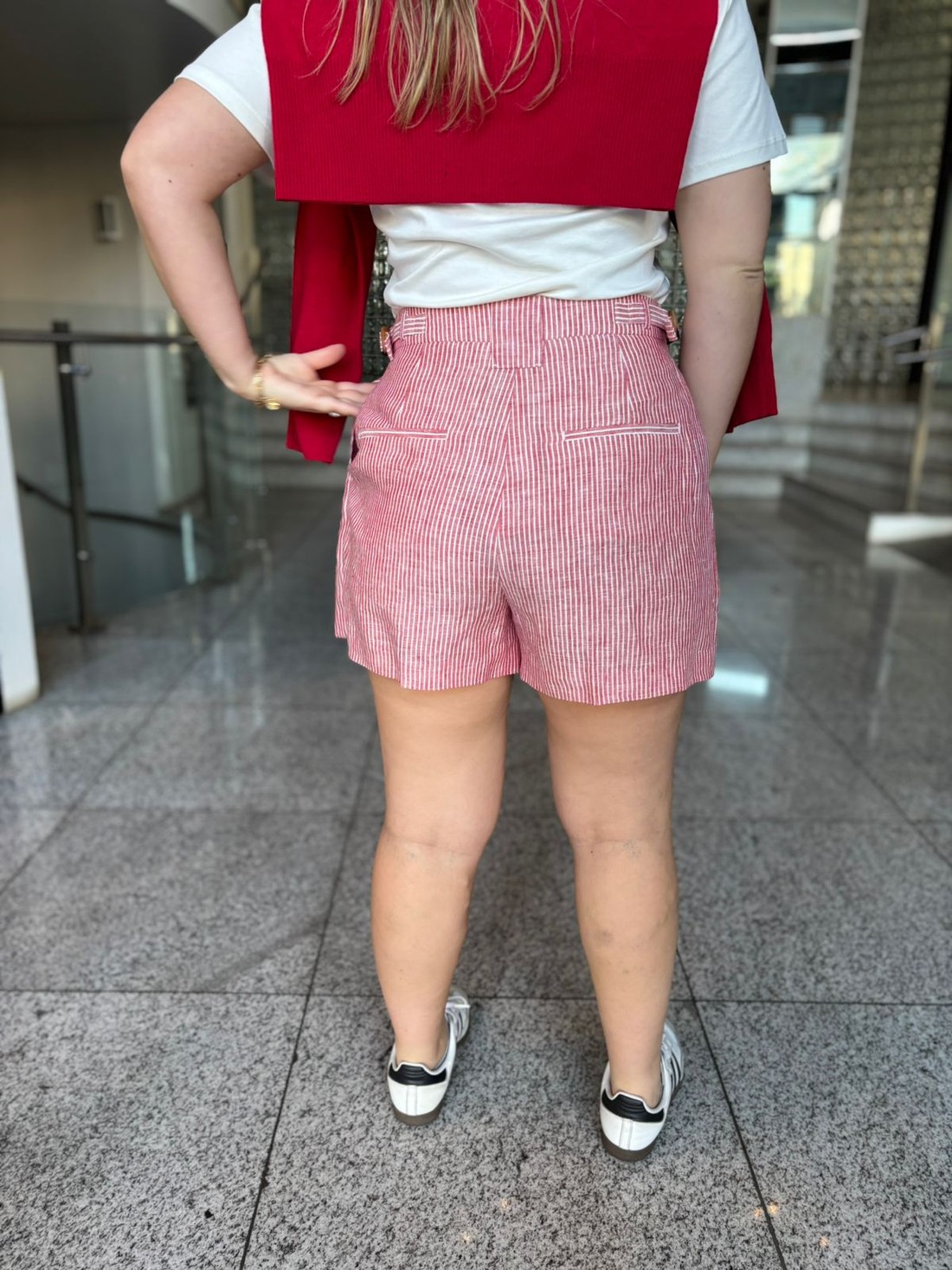 SHORT GIGI VERMELHO SALSA NV