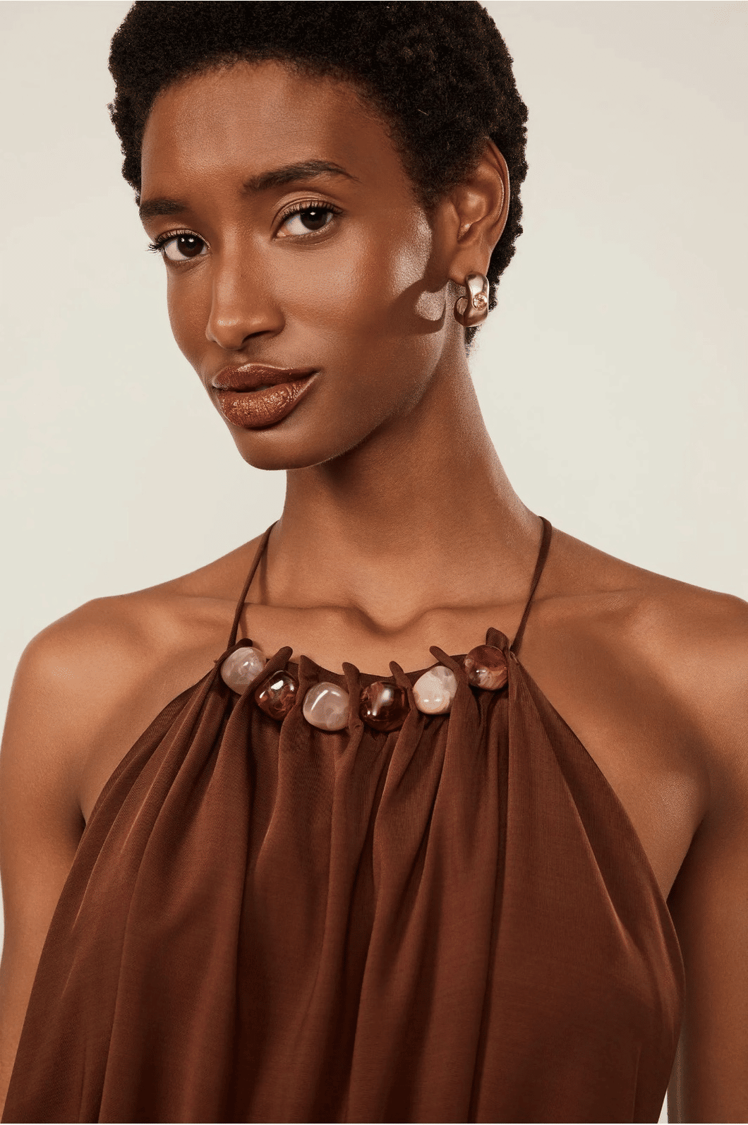 BLUSA PREGAS ADORNO ANIMALE BLUSA PREGAS ADORNO ANIMALE