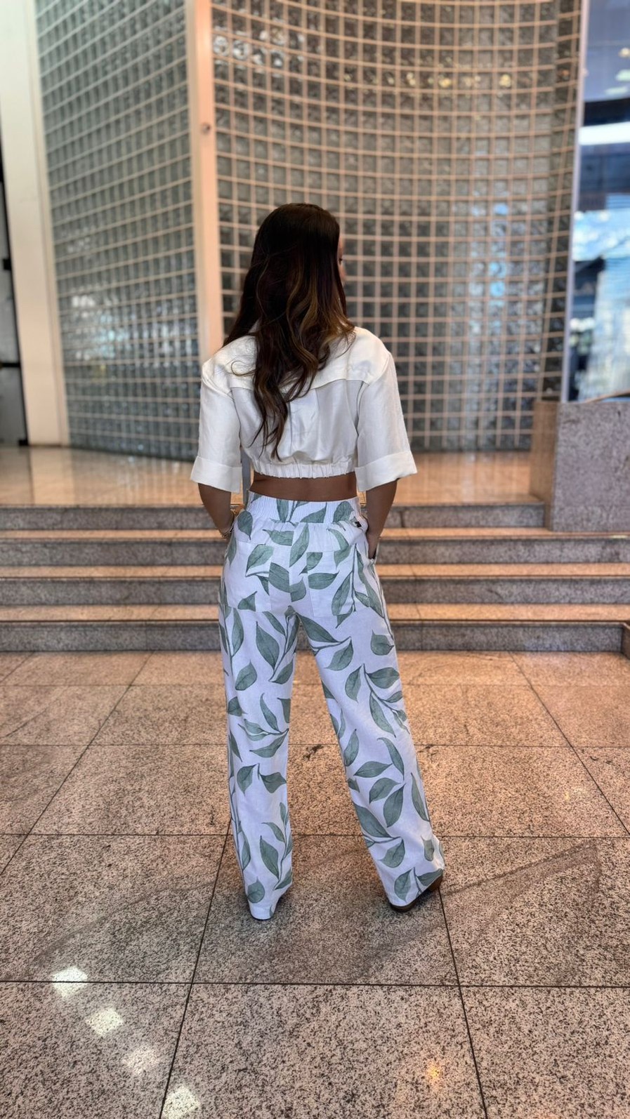 CALCA ALFAIATARIA  LINHO ESTAMPADO CALVIN KLEIN CALCA ALFAIATARIA  LINHO ESTAMPADO CALVIN KLEIN