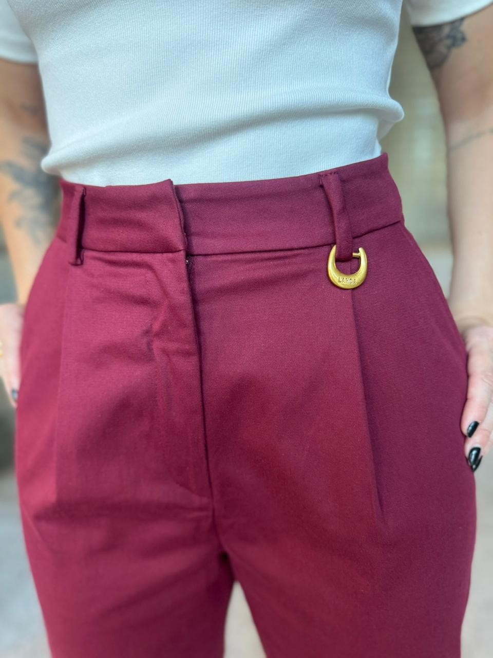 CALCA CARROT CINTURA MEDIA LANÇA PERFUME CALCA CARROT CINTURA MEDIA LANÇA PERFUME