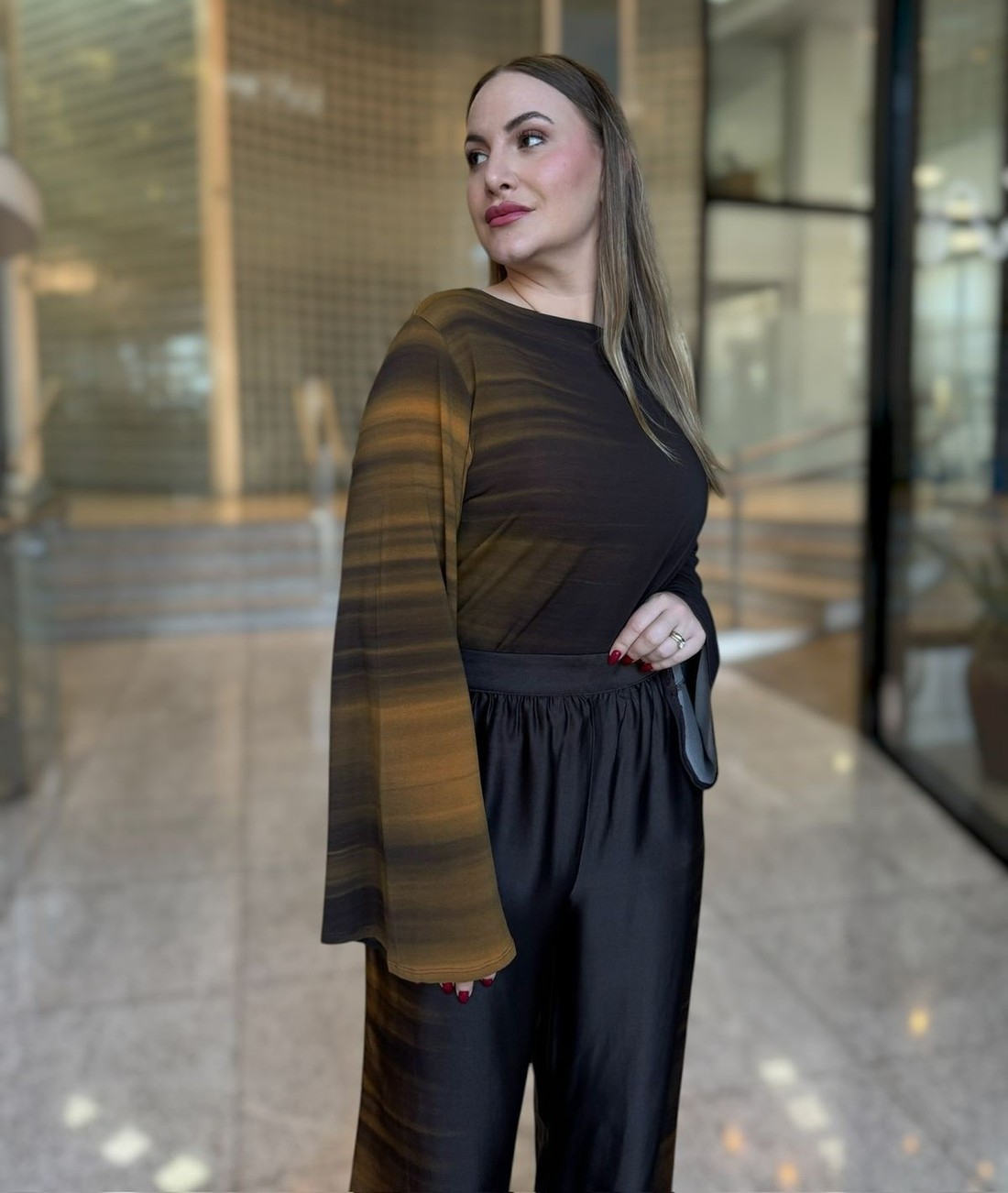 BLUSA ESTAMPADA GOLDEN GRADIENT FORUM BLUSA ESTAMPADA GOLDEN GRADIENT FORUM