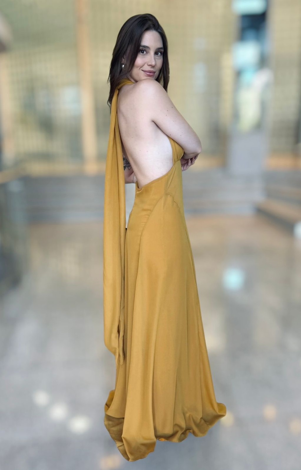 VESTIDO LONGO AMARELO SWIFT FORUM VESTIDO LONGO AMARELO SWIFT FORUM